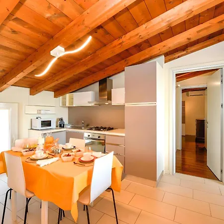Desenzanoloft Desenzanoloft Official Partner Marriott Homes & - Surfing On The Apartment Desenzano del Garda